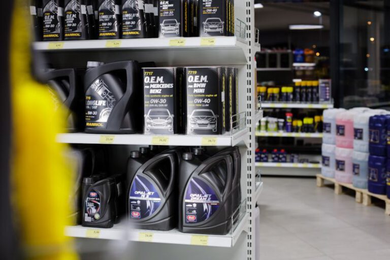 How to Choose the Right Motor Oil for Your Car?