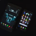 Choosing Smartphone - black android smartphone displaying home screen
