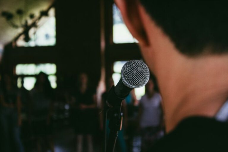 How to Build Confidence for Public Speaking?