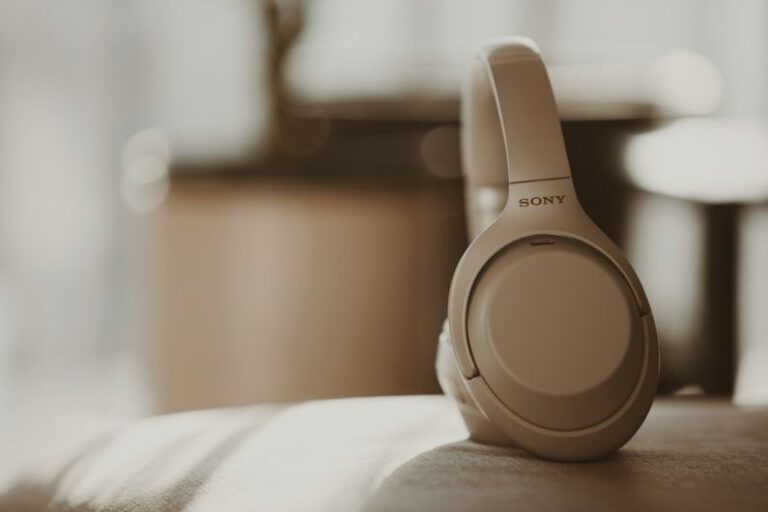 What Are the Best Noise-cancelling Headphones?